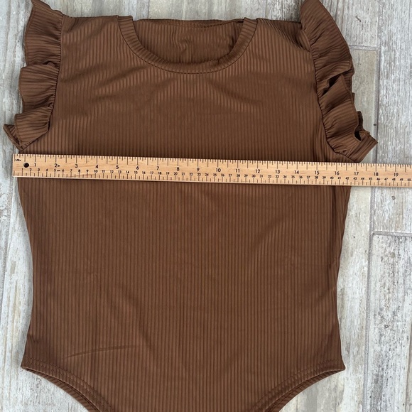 NWOT Brown Ruffled Bodysuit - Picture 4 of 4
